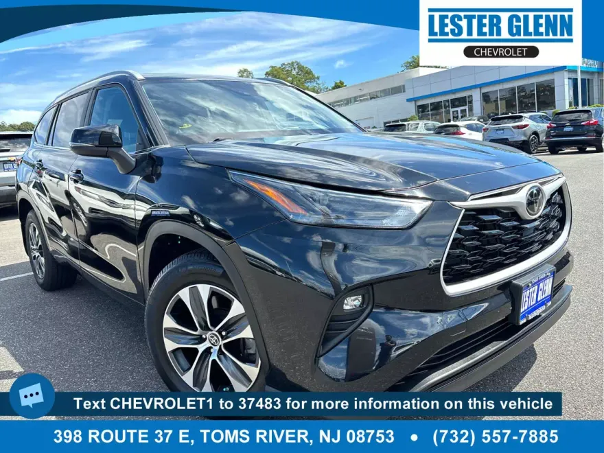 2023 Toyota Highlander L photo 1