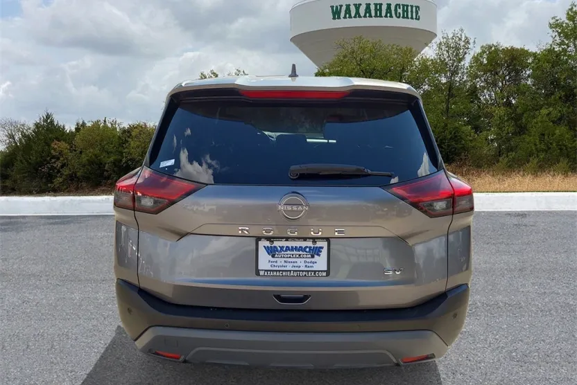 2023 Nissan Rogue SV photo 1