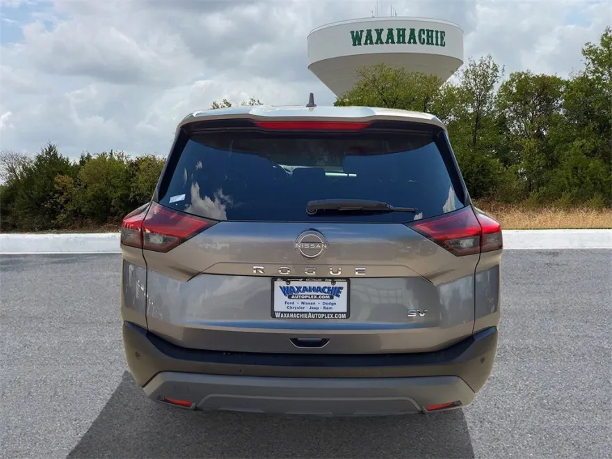 2023 Nissan Rogue SV photo 1