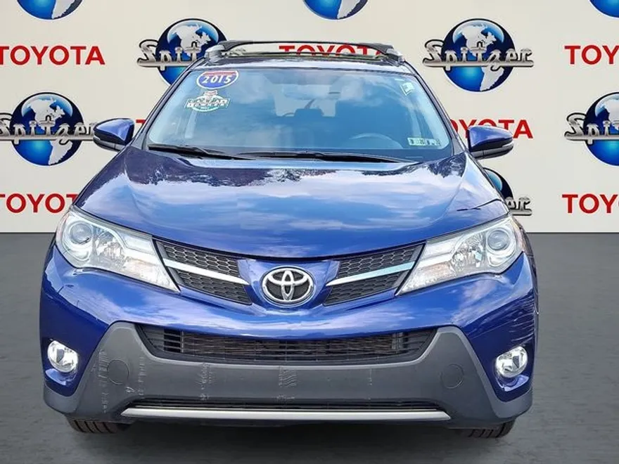 2015 Toyota RAV4 XLE photo 1