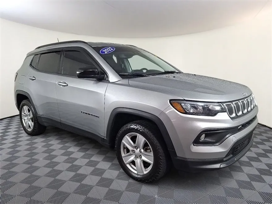 2022 Jeep Compass Latitude photo 1