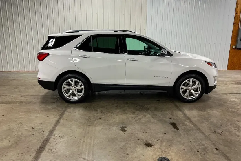 2021 Chevrolet Equinox Premier photo 1