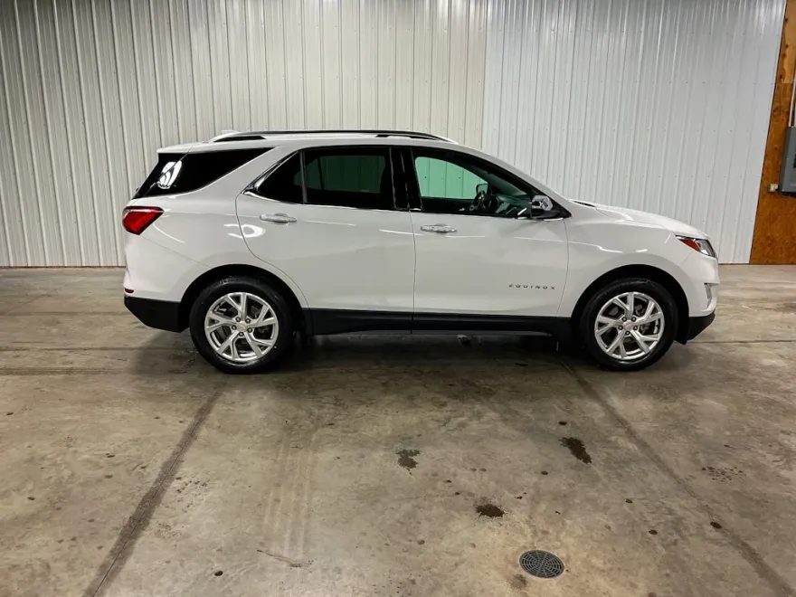 2021 Chevrolet Equinox Premier photo 1