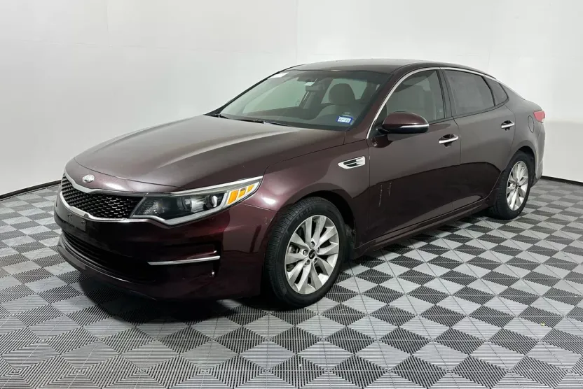 2018 Kia Optima LX photo 1