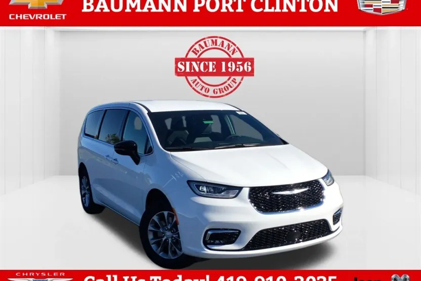 2026 Chrysler Pacifica photo 1