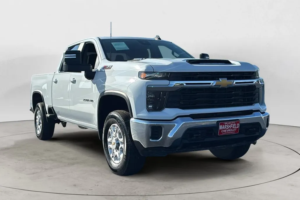 2024 Chevrolet Silverado 2500HD LT photo 1