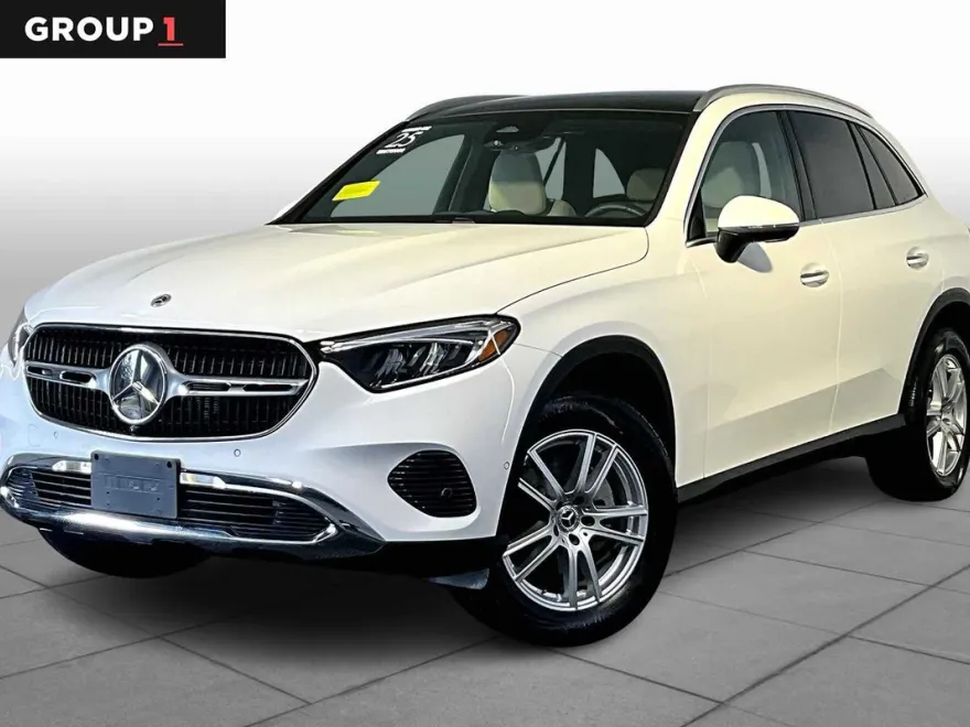 2025 Mercedes Benz GLC 300 4MATIC photo 1