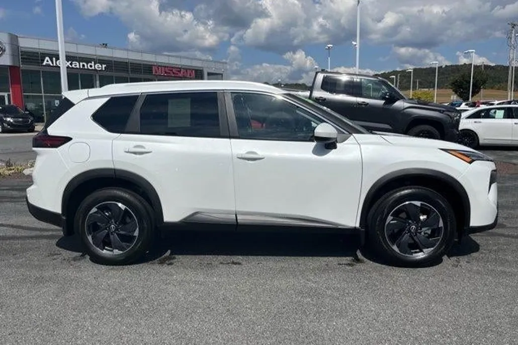 2026 Nissan Rogue AWD SV photo 1