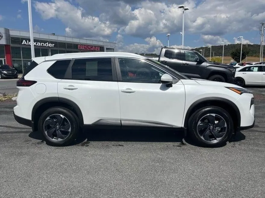 2026 Nissan Rogue AWD SV photo 1