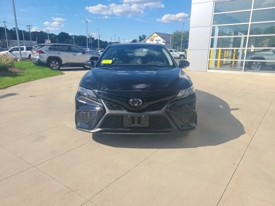 2023 Toyota Camry SE photo 1