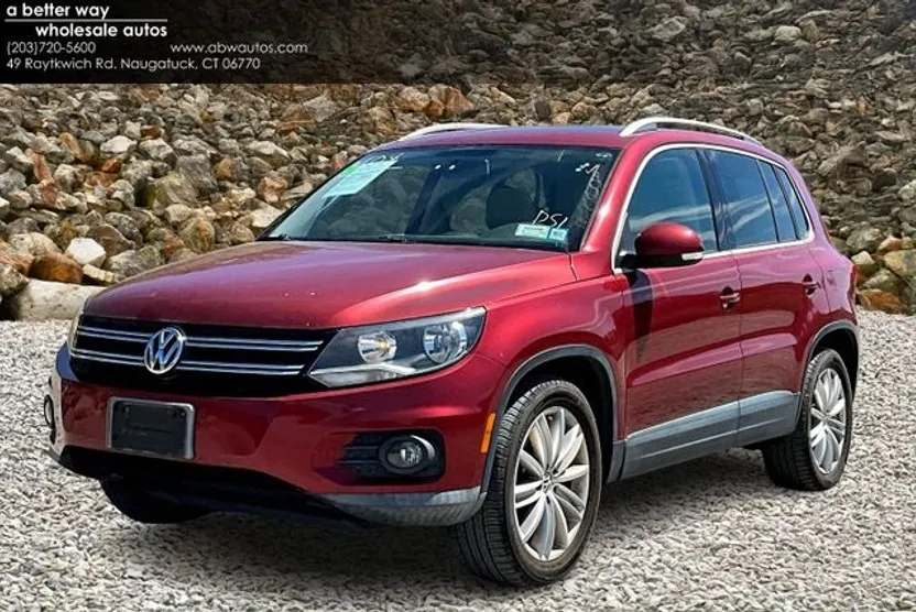 2012 Volkswagen Tiguan S photo 1