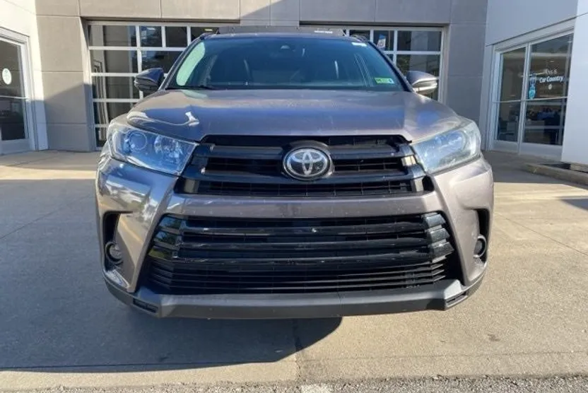 2019 Toyota Highlander SE XLE photo 1
