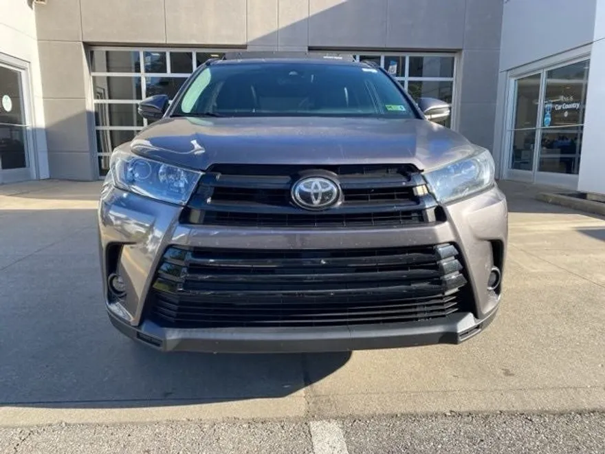 2019 Toyota Highlander SE XLE photo 1