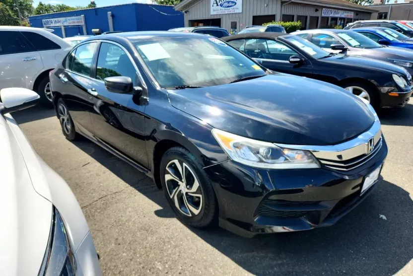 2016 Honda Accord LX photo 1