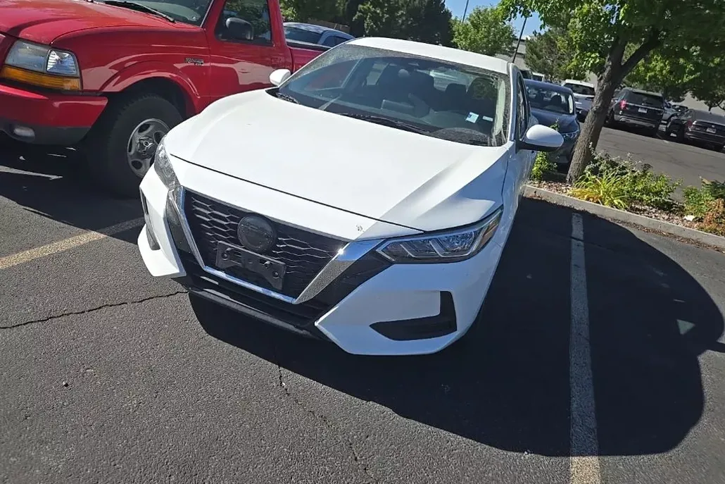 2022 Nissan Sentra SV photo 1