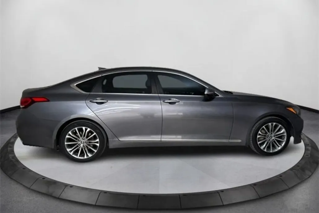 2015 Hyundai Genesis 3.8 photo 1