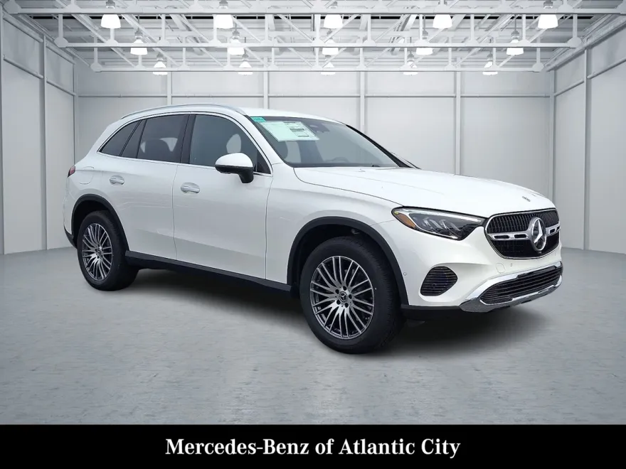 2025 Mercedes Benz GLC 300 4MATIC photo 1
