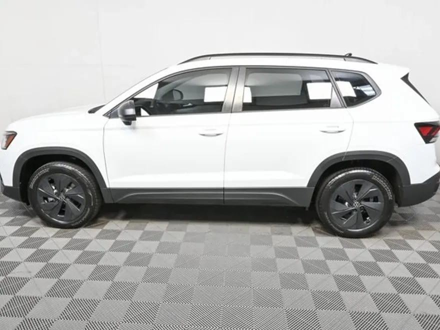 2025 Volkswagen Taos S photo 1