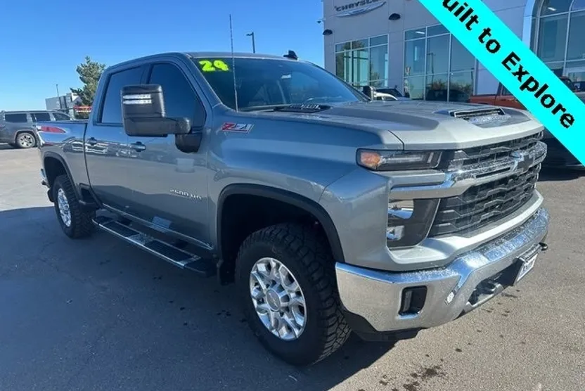 2024 Chevrolet Silverado 2500HD LT photo 1