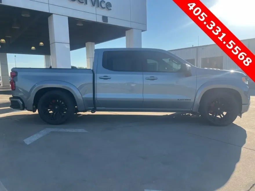 2025 Chevrolet Silverado 1500 RST photo 1