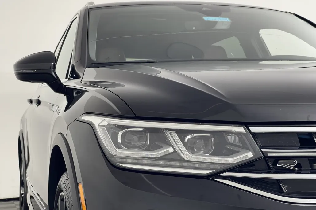 2024 Volkswagen Tiguan SEL R-Line Black photo 1