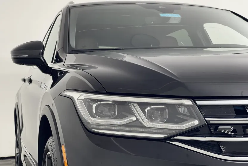 2024 Volkswagen Tiguan SEL R-Line Black photo 1