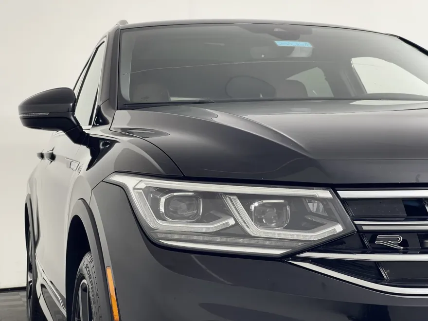 2024 Volkswagen Tiguan SEL R-Line Black photo 1