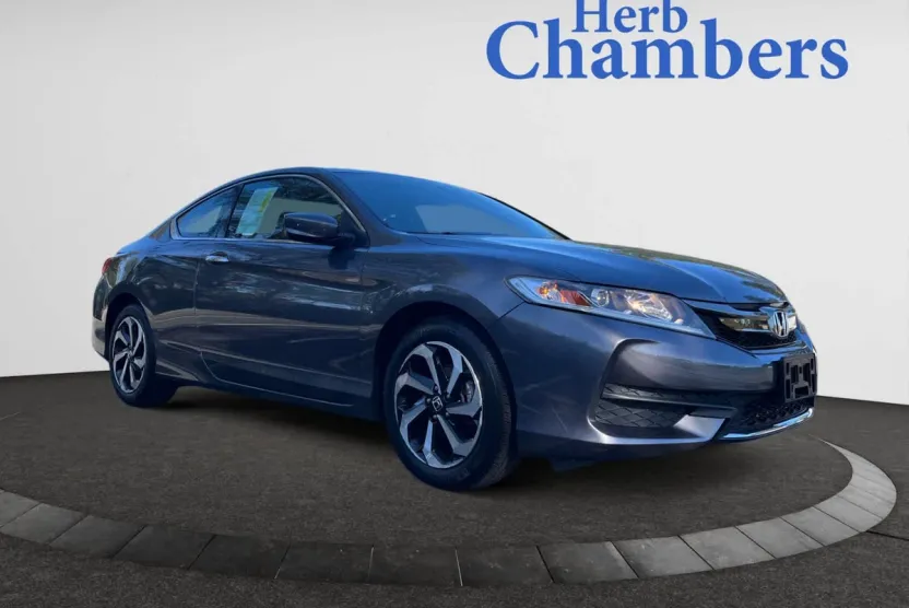 2017 Honda Accord photo 1