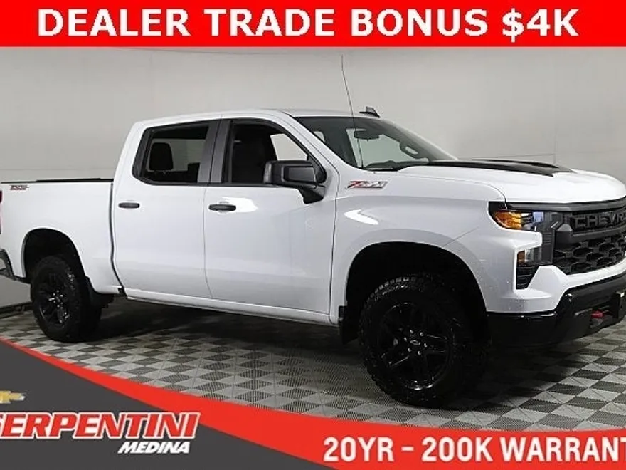 2025 Chevrolet Silverado 1500 Custom Trail Boss photo 1