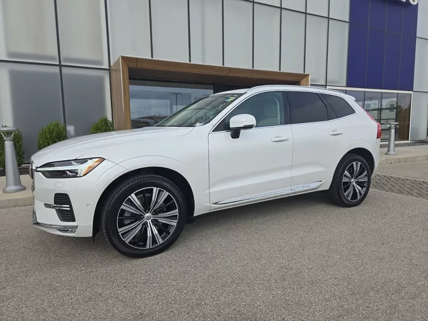 2022 Volvo XC60 Inscription photo 1