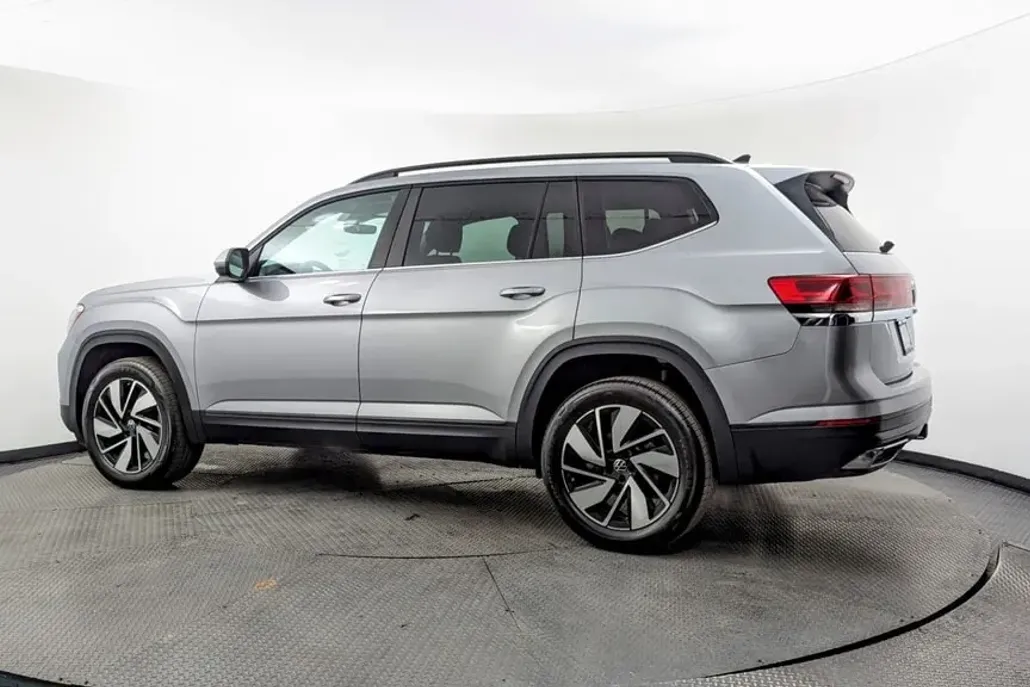 2025 Volkswagen Atlas SE Technology photo 1