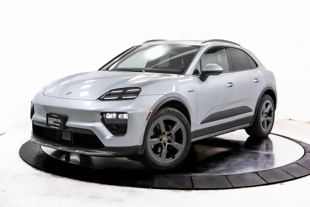 2025 Porsche Macan Electric photo 1