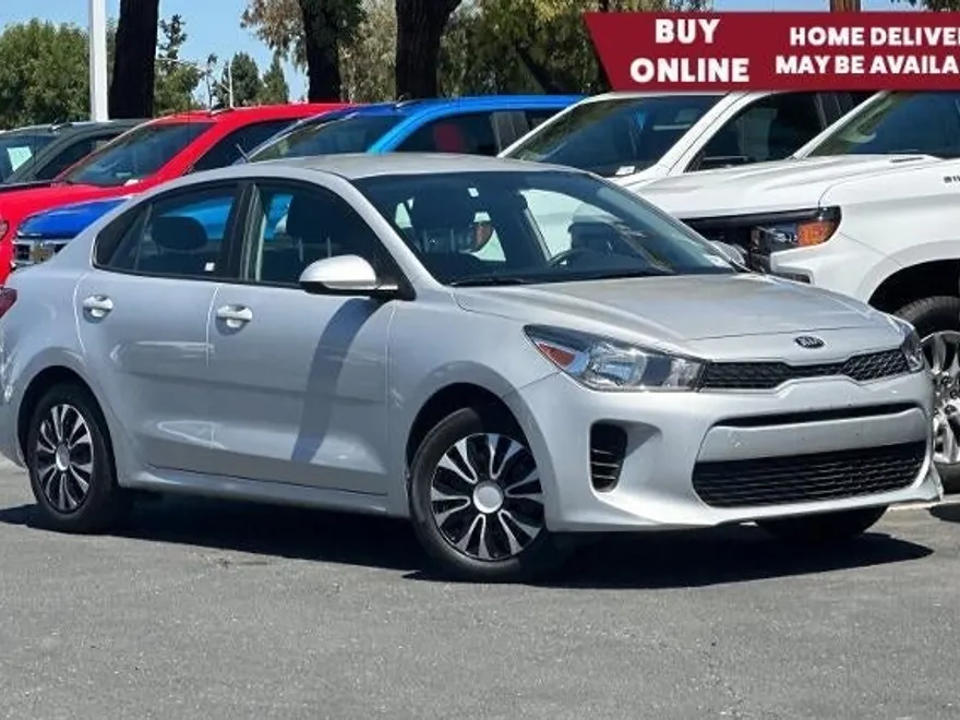 2021 Kia Rio S photo 1