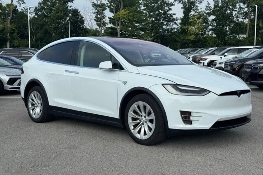 2016 Tesla Model X photo 1