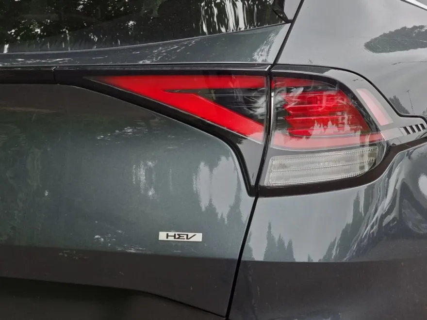 2025 Kia Sportage Hybrid LX photo 1