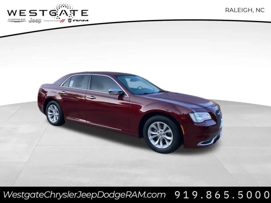 2018 Chrysler 300 Touring photo 1