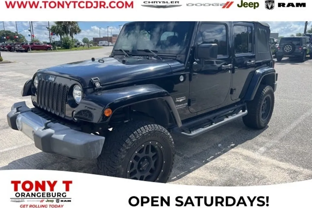 2015 Jeep Wrangler Unlimited Sahara photo 1