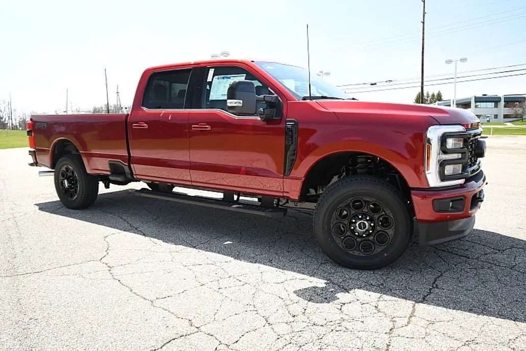 2025 Ford F-350 Lariat photo 1