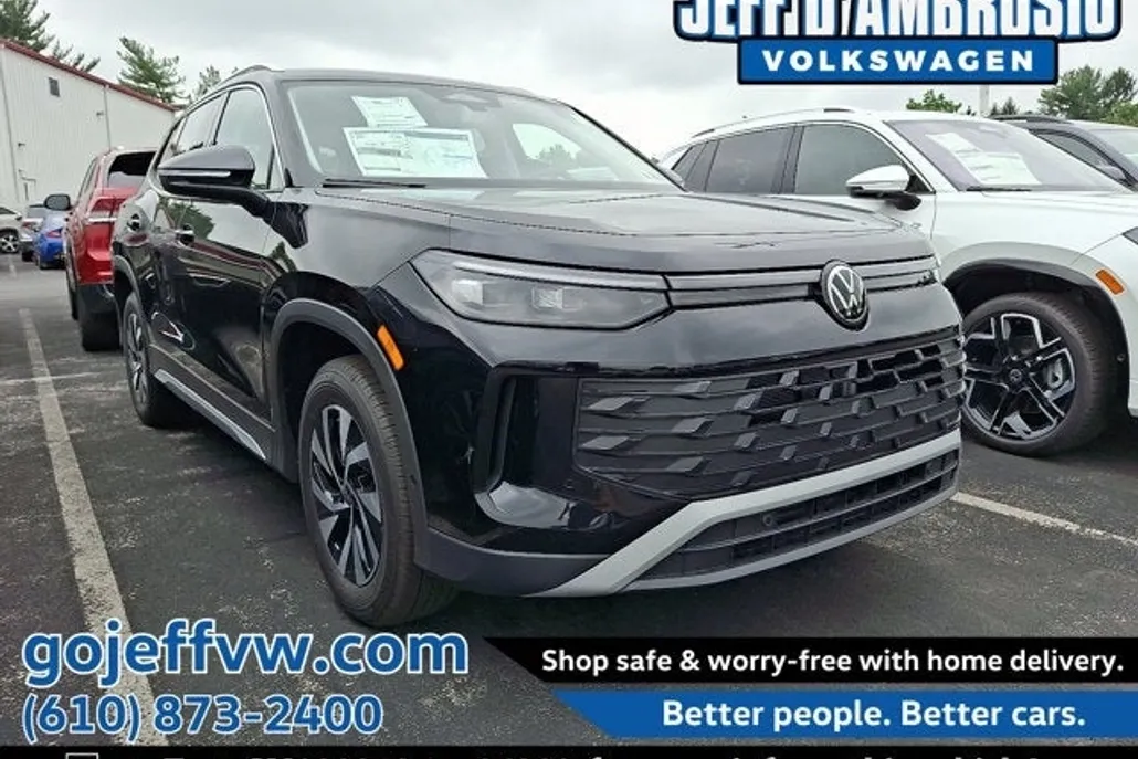 2025 Volkswagen Tiguan S photo 1