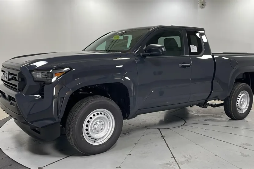 2025 Toyota Tacoma SR XtraCab photo 1