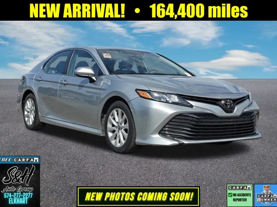 2019 Toyota Camry LE photo 1