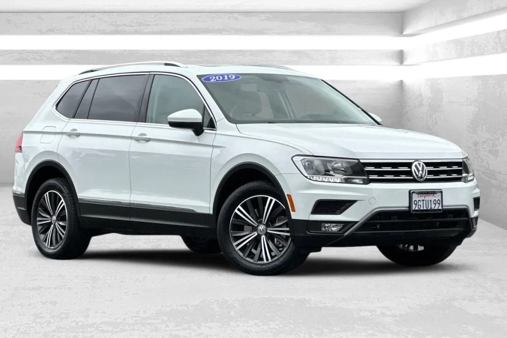 2019 Volkswagen Tiguan SEL photo 1
