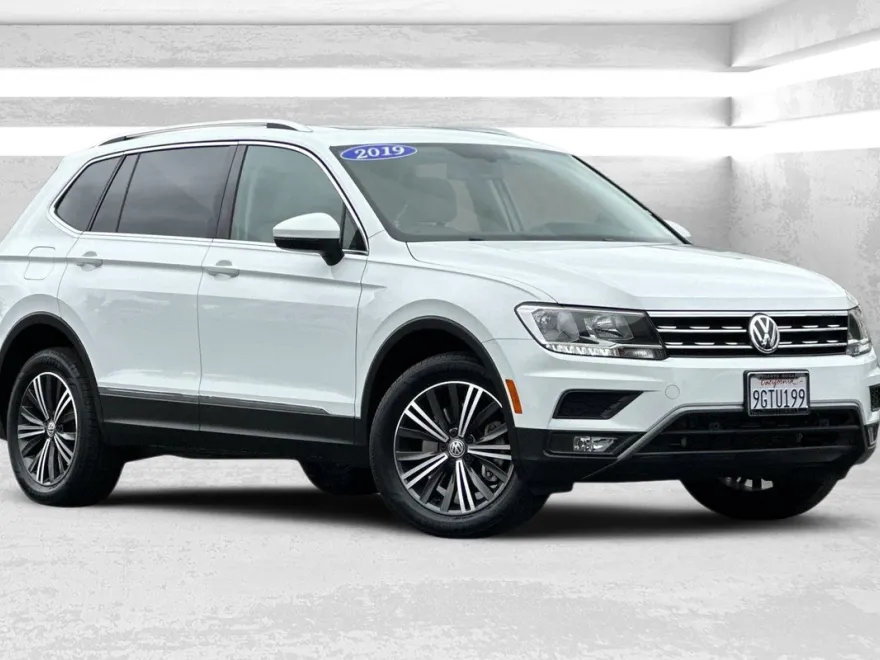 2019 Volkswagen Tiguan SEL photo 1