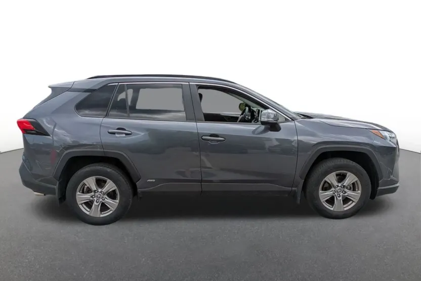 2023 Toyota RAV4 Hybrid LE photo 1