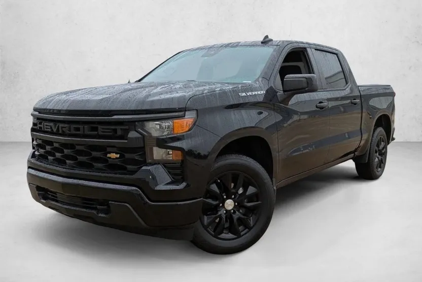 2023 Chevrolet Silverado 1500 Custom photo 1
