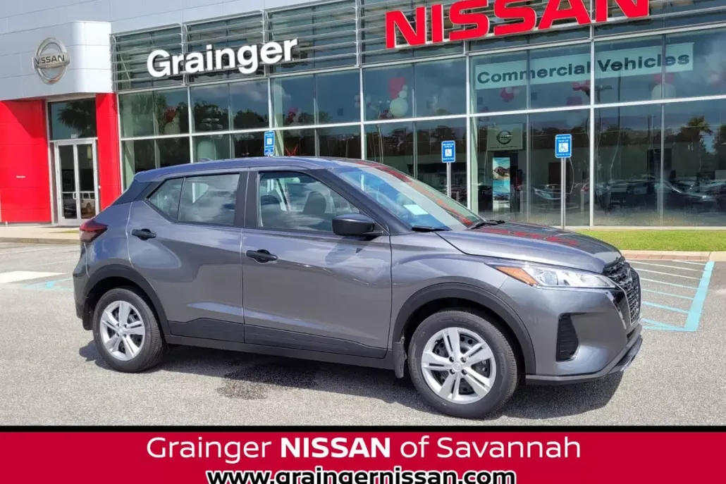2025 Nissan Kicks Play S photo 1