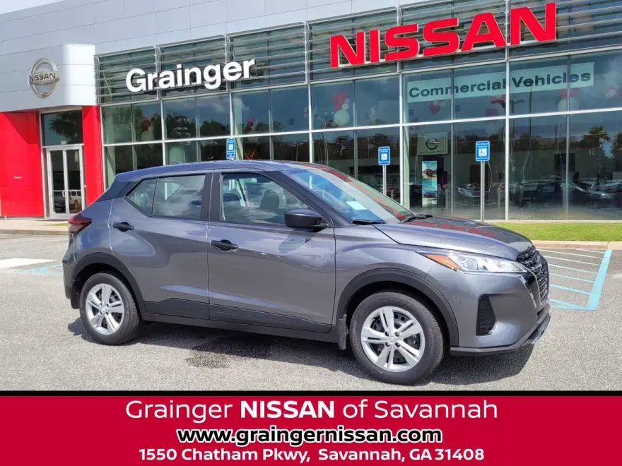 2025 Nissan Kicks Play S photo 1