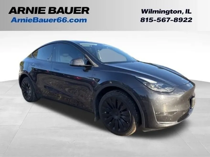 2024 Tesla Model Y Long Range photo 1