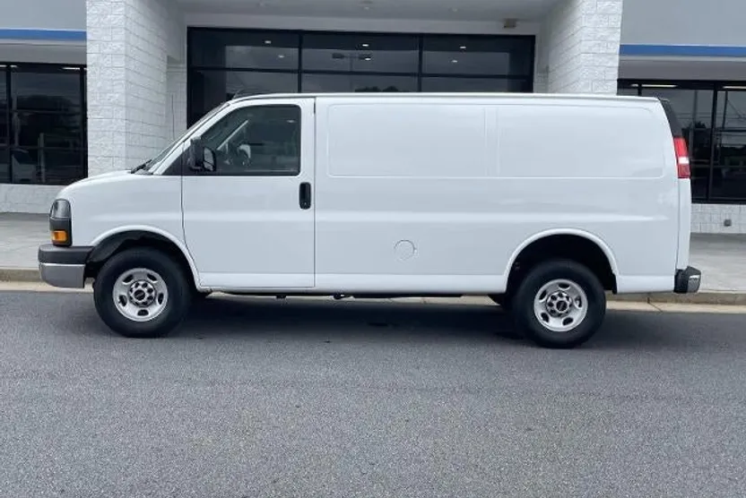 2023 Gmc Savana Cargo 2500 photo 1