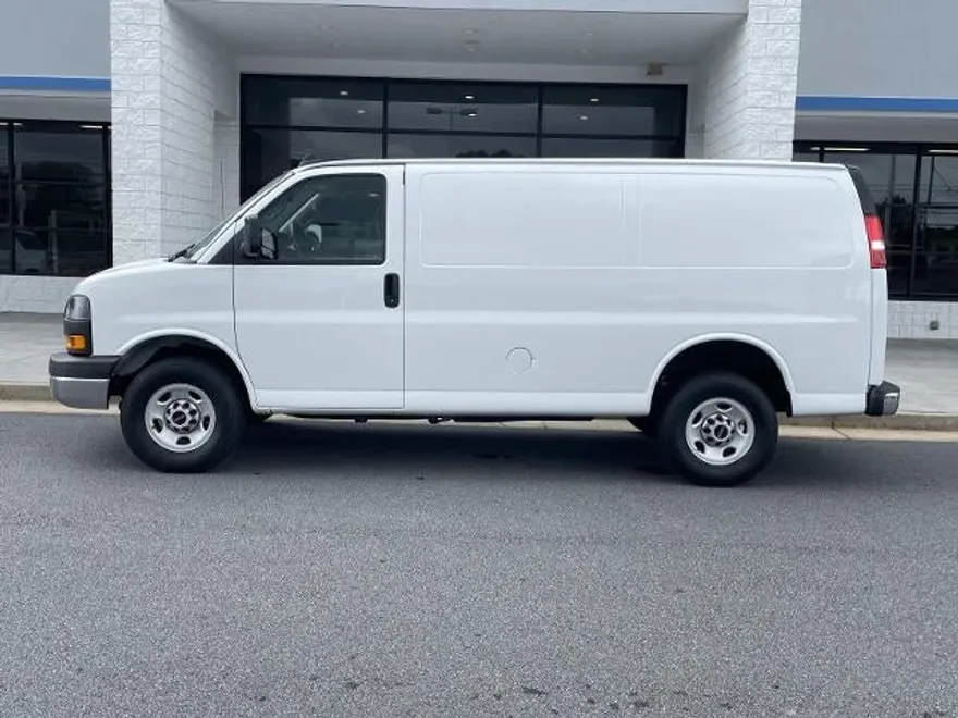 2023 Gmc Savana Cargo 2500 photo 1